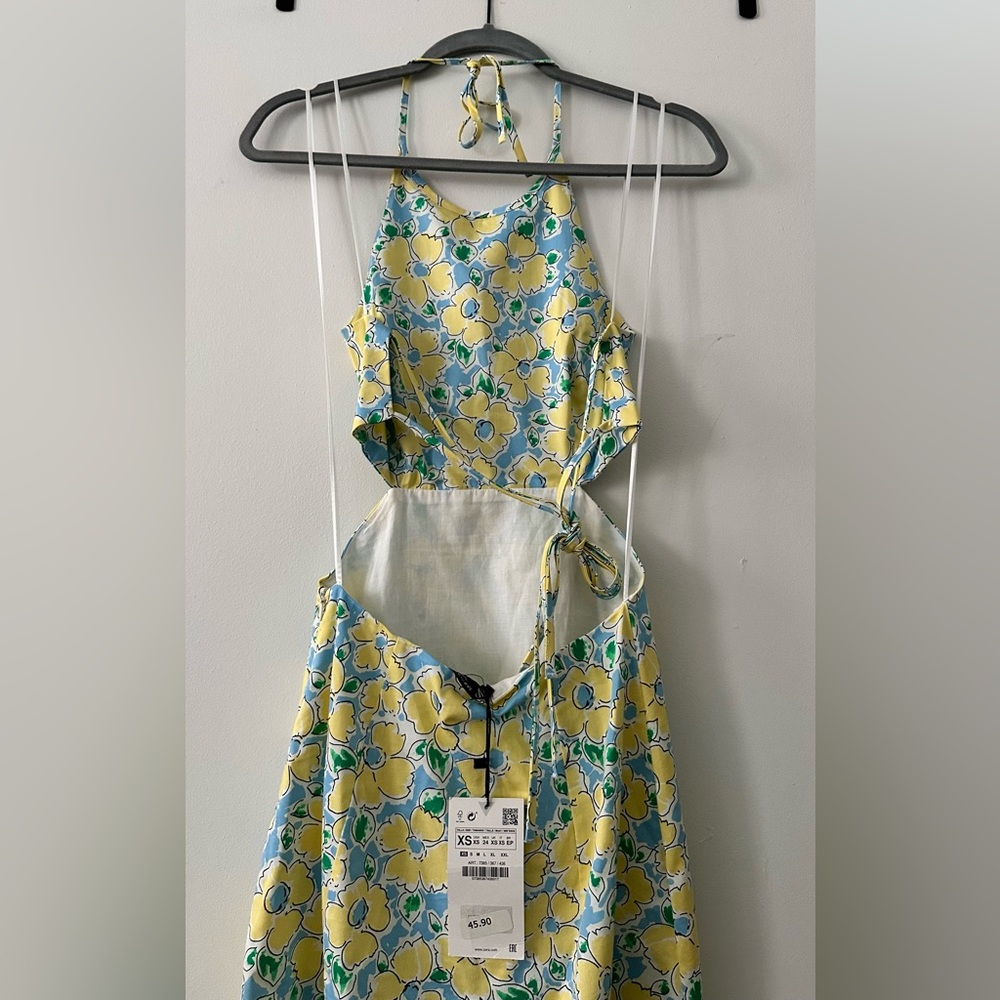 NWT Cut Out Floral Print Dress Size XS - Picture 4 of 9